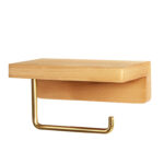 On voit une petite étagère en hêtre sur fond blanc. En dessous, est suspendu un crochet en laiton pour accrocher le papier toilette.