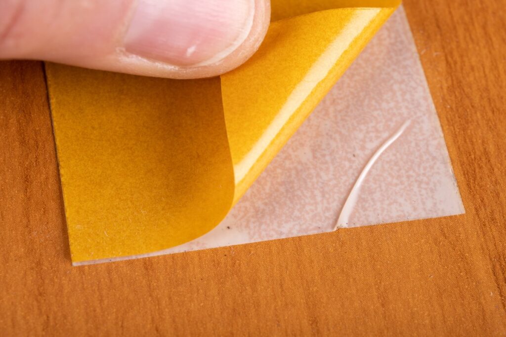 Comment fixer une étagère murale sans percer votre mur ? Comment fixer une étagère murale sans percer votre mur ? Uncategorized comment fixer une etagere murale sans percer votre mur 2