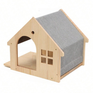 Étagère murale chat en bois en forme de maison sur fond blanc