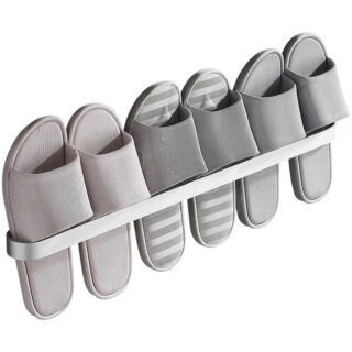 Étagère murale chaussure argentée en aluminium sur fond blanc