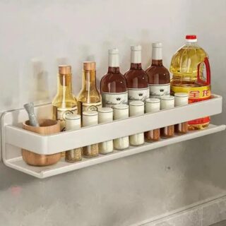 Étagère murale douche design minimaliste avec des condiments.